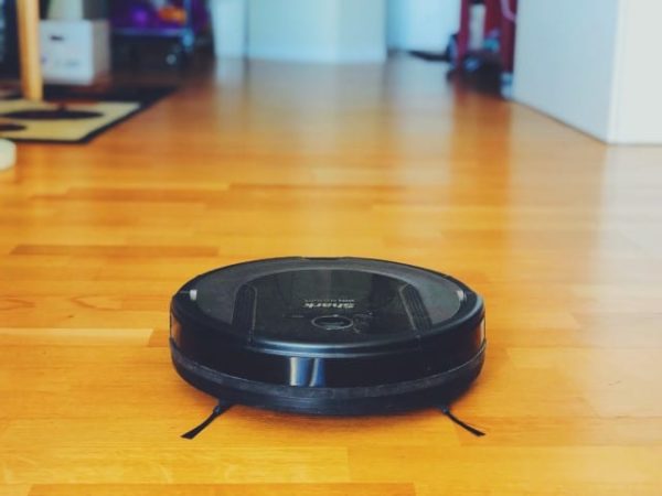 Review: Pros and Cons of the Shark Ion Robot Vacuum | Mint & Heritage